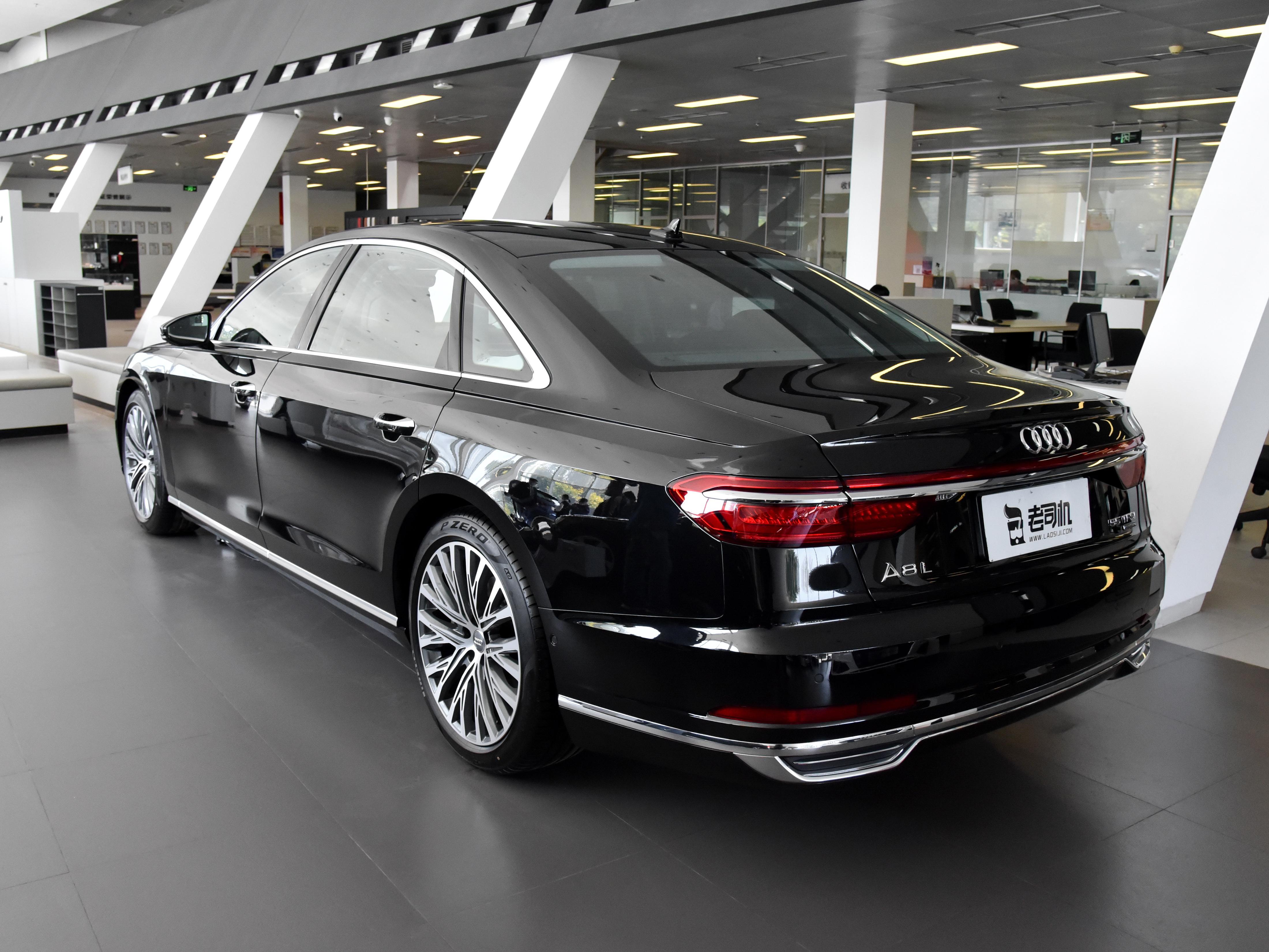 顶级四驱+V6+8AT，与奔驰S级齐名的进口旗舰车，奥迪A8