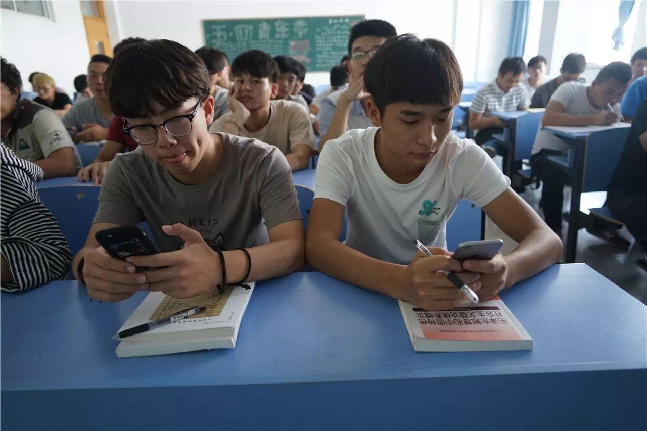 大学校园内的“兼职工作”，含金量不高，却很受大学生的欢迎