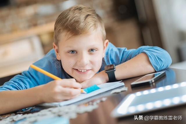 「雷老师239」换偏旁并组词，孩子考试老出错，怎么练习？