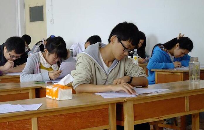 高考失利，考生应不应该选择复读？“3种情况”不建议复读