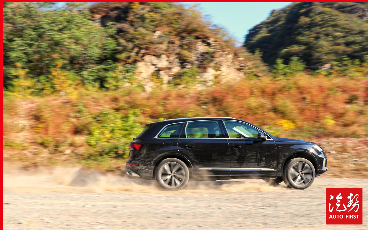 为年轻而生的百万级SUV——试驾奥迪Q7