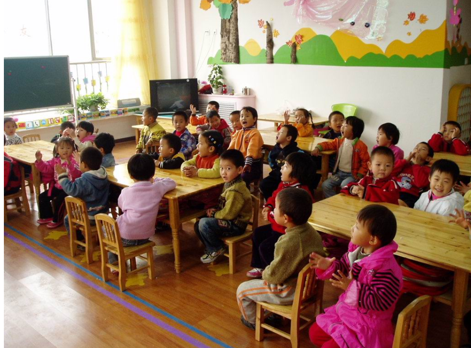 孩子的事儿无小事，公立学校和私立学校选哪个好，多方比较不吃亏