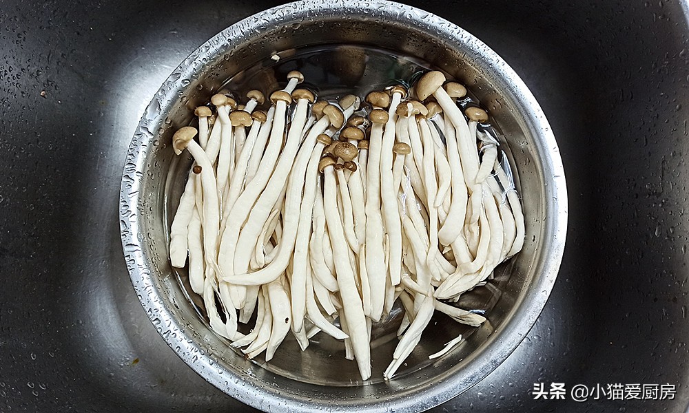 图片[4]-【素炒蟹味菇】做法步骤图 味道特别的鲜美 爽口滑嫩好吃下饭-起舞食谱网