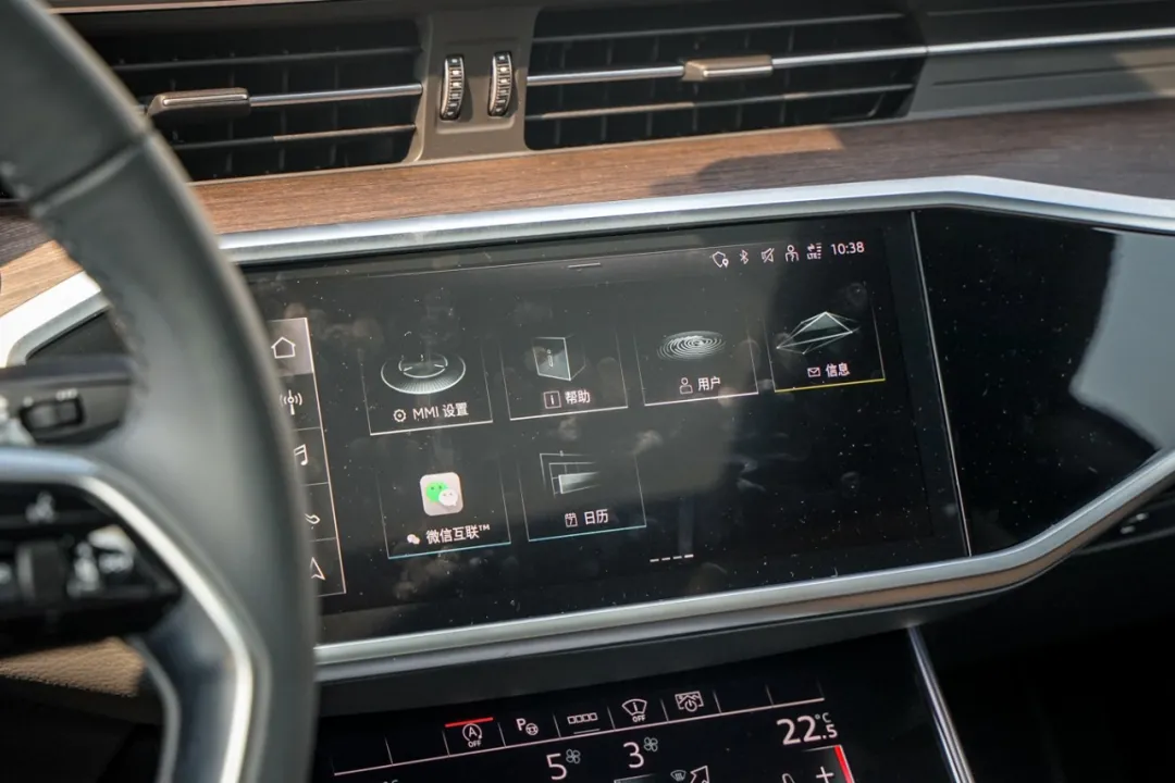 3.0T V6，5.6秒破百，配置比肩自家旗舰，看完价格我哭了