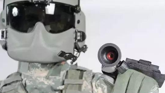 战场上武器丢了，能不能捡起来用？老兵用亲身经历告诉你有多危险