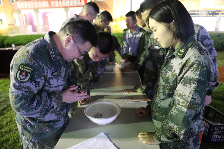 献礼华诞 | 解放军及武警部队“双节”晚会大联欢