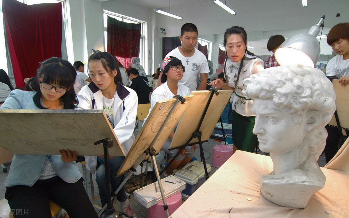 美术领域较强的3所师范院校：当老师好就业，首师大还免学费