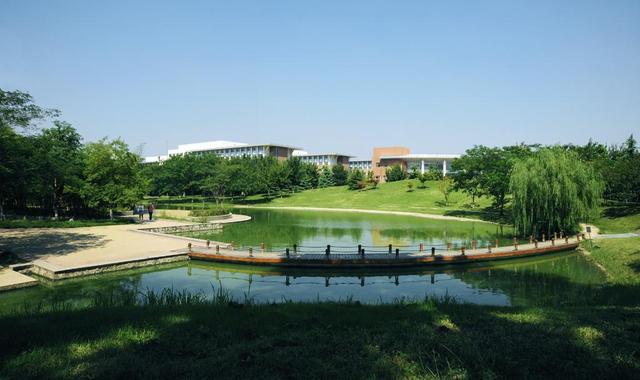 “宿迁学院”由民办转为公办，今年录取分相对较低，可以捡漏