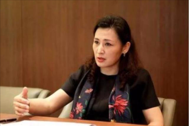 汕头大学现任女校长，被网友冠以“最美”称号，她因何受人喜爱？