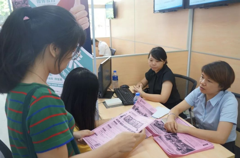 硕士生毕业后怎么才能“留校任职”，难度大吗，应届生需要注意