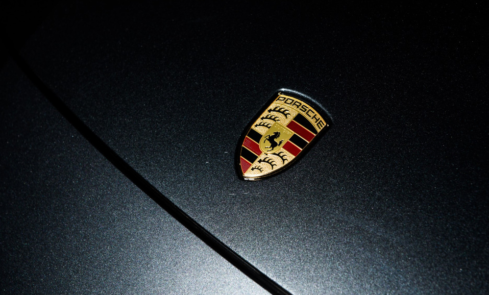 具备"贵族"气质的五大车标,保时捷,法拉利入围,有一个是