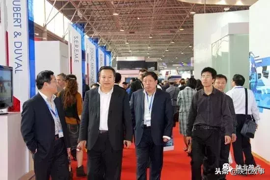 “消失”4个月后再露面，高乃则为何总能化险为夷？