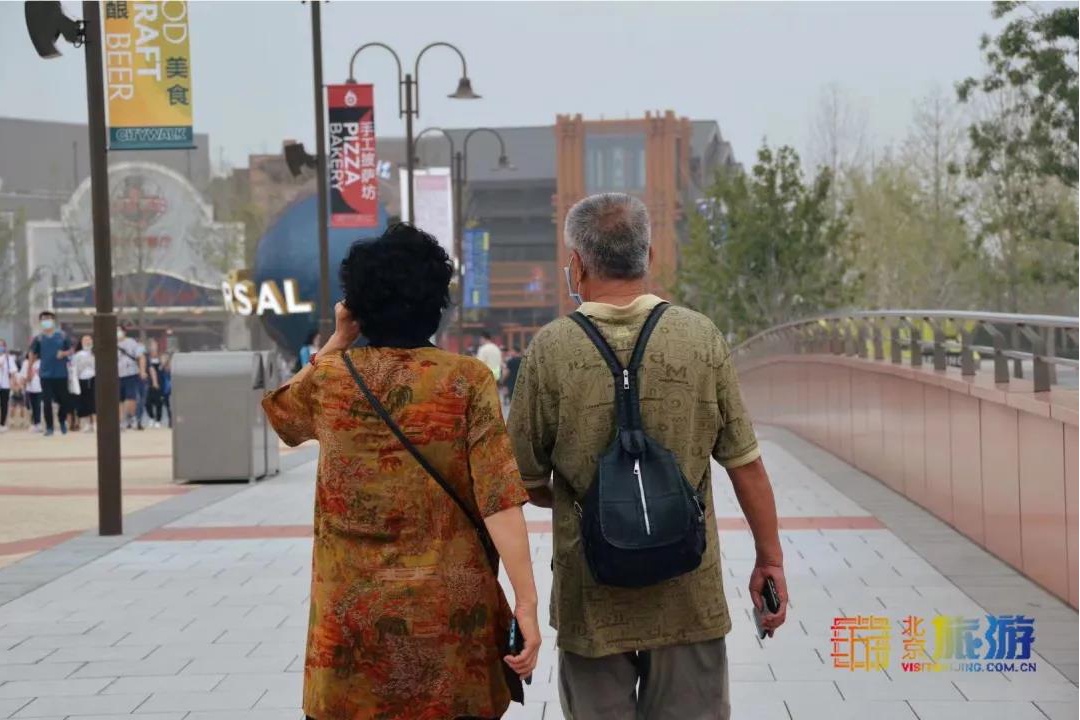 不要门票！北京环球度假区城市大道免费开放，早晨7点的场景你绝对想不到～