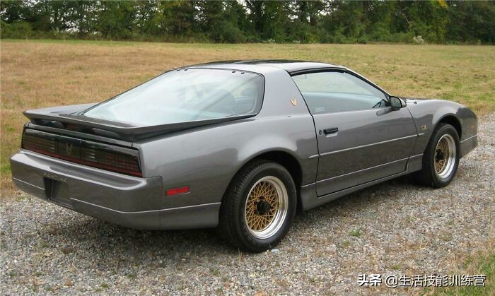 50辆在90年代被认为最好的汽车，你认识多少？