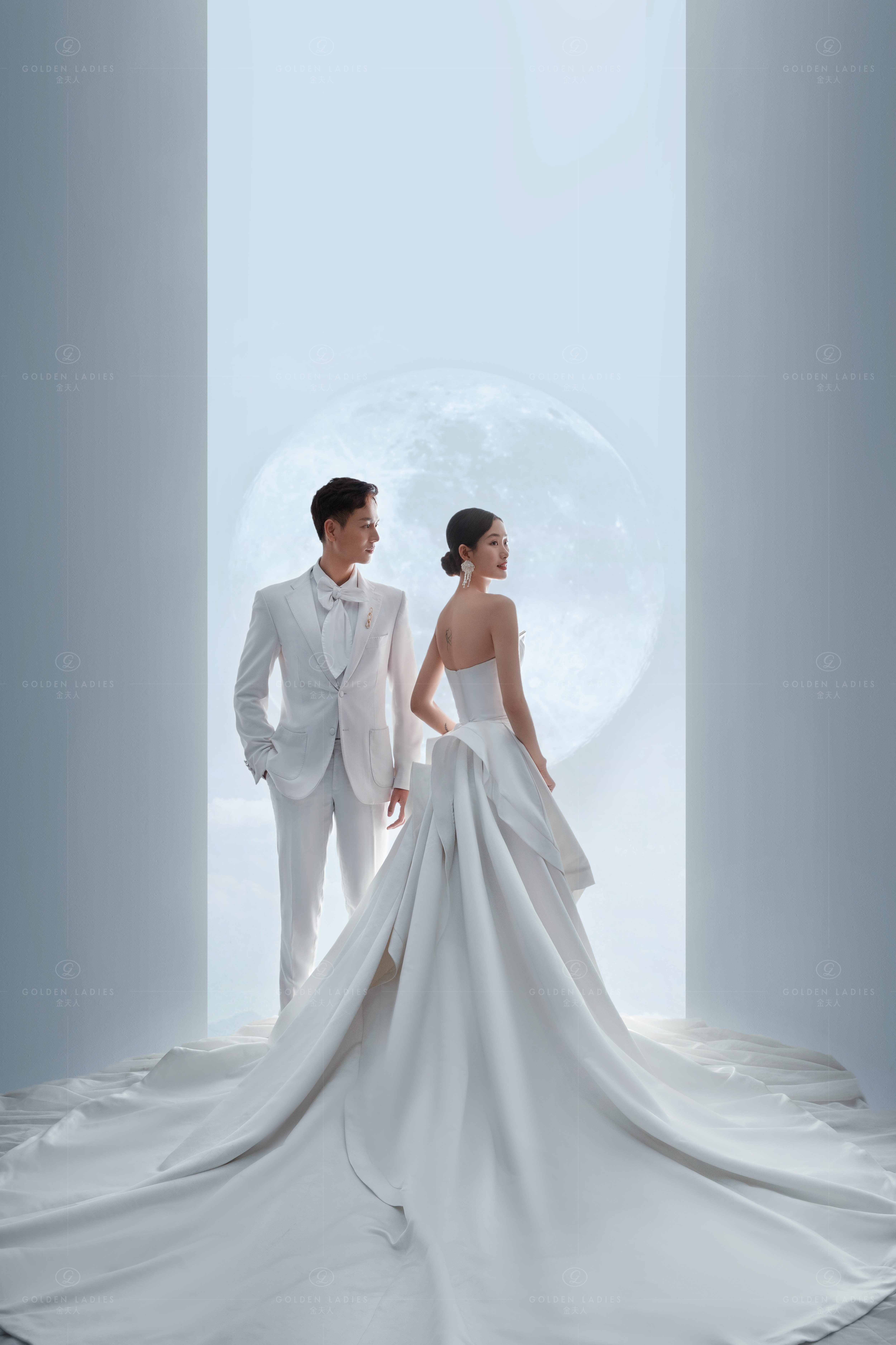 婚纱背影大拖尾图片(太绝了) - 赤虎壹号