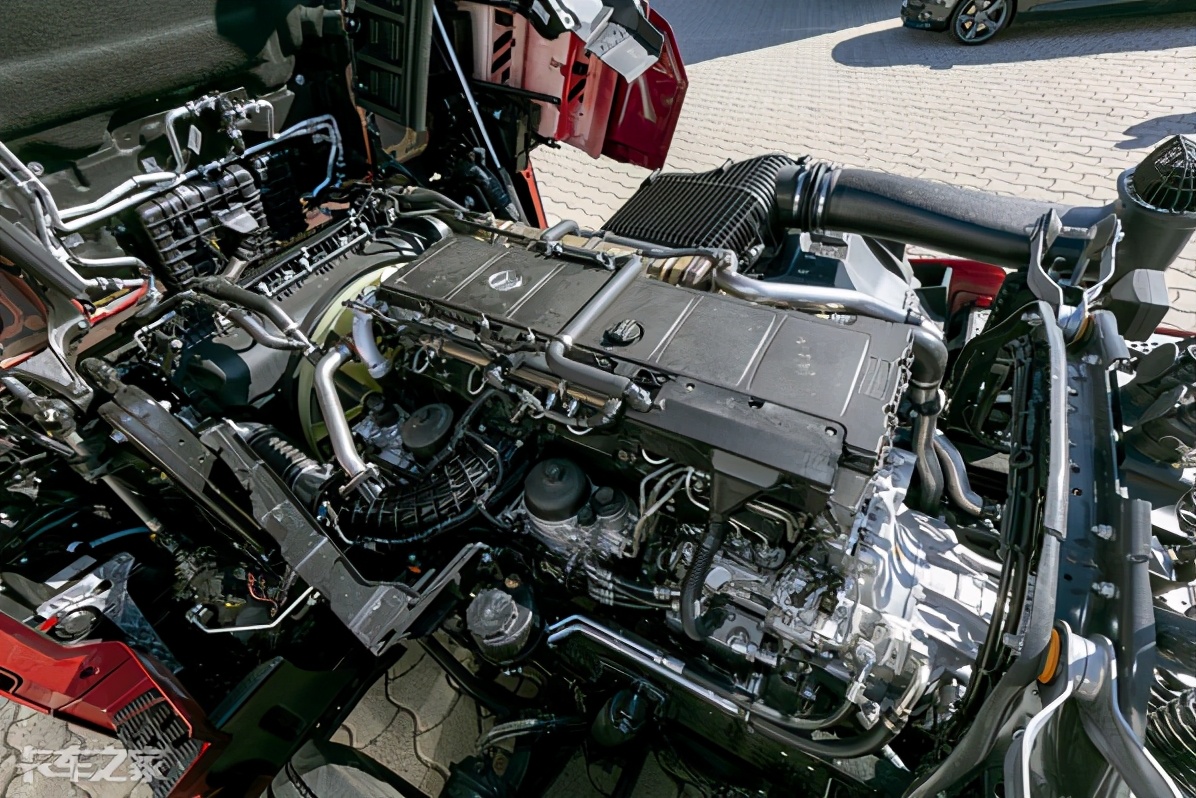 625大马力,详解奔驰actros,欧洲颜值最高的大件运输车