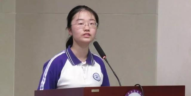 一个月从500分到高考状元，考上北大！刘琦丽：我靠“背”题