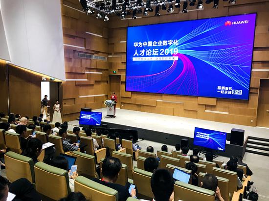 为什么世界只有一个华为？任正非早年经历，说明了一切