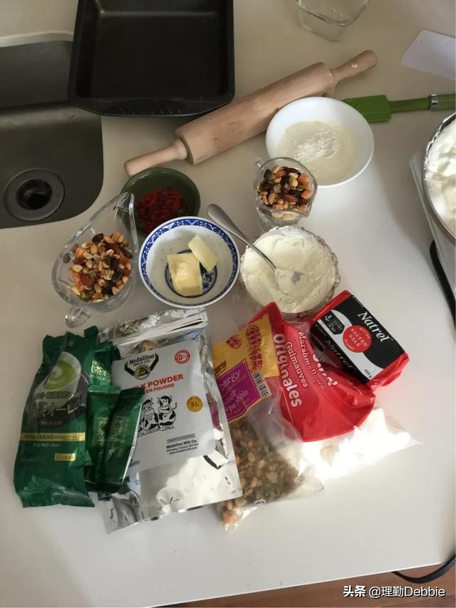 可以教孩子做的牛轧糖,小厨上手快,奶香蜜甜的,早知道就不买了