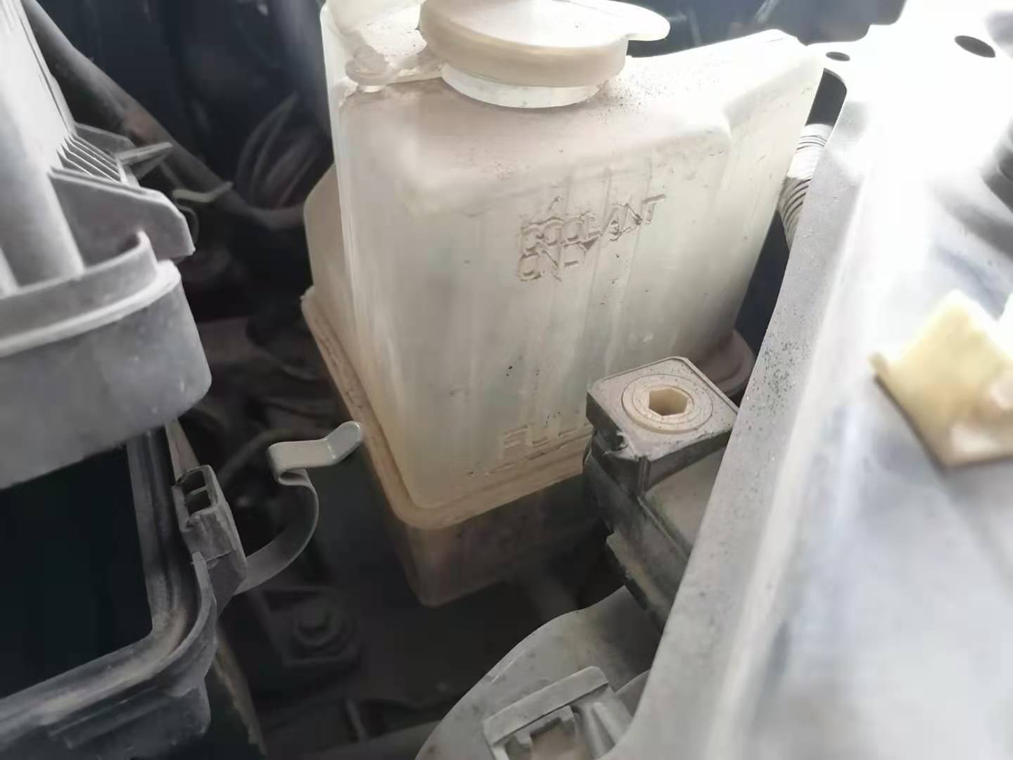 汽车防冻液多久需要更换？胖哥用数据说话，为大家排疑解惑