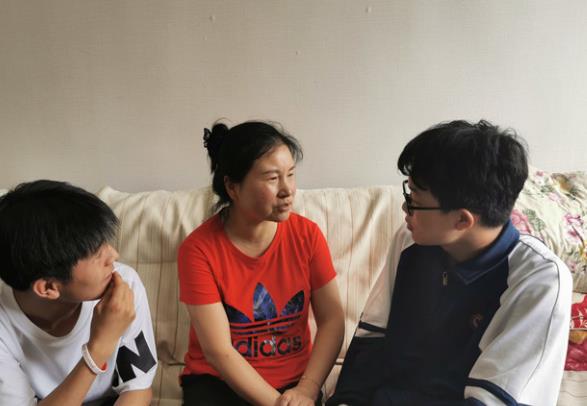 高考考生考前焦虑，担心发挥失常，父母暖心回答助力孩子超常发挥