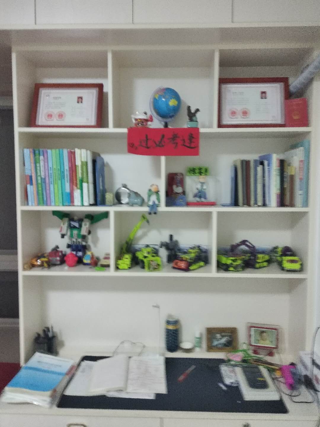 建造师+安全B证=工地项目经理，招投标和安全生产许可证都用的到