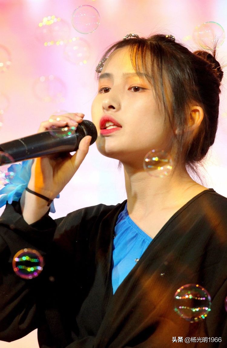 施秉一中：唱响青春   舞动人生