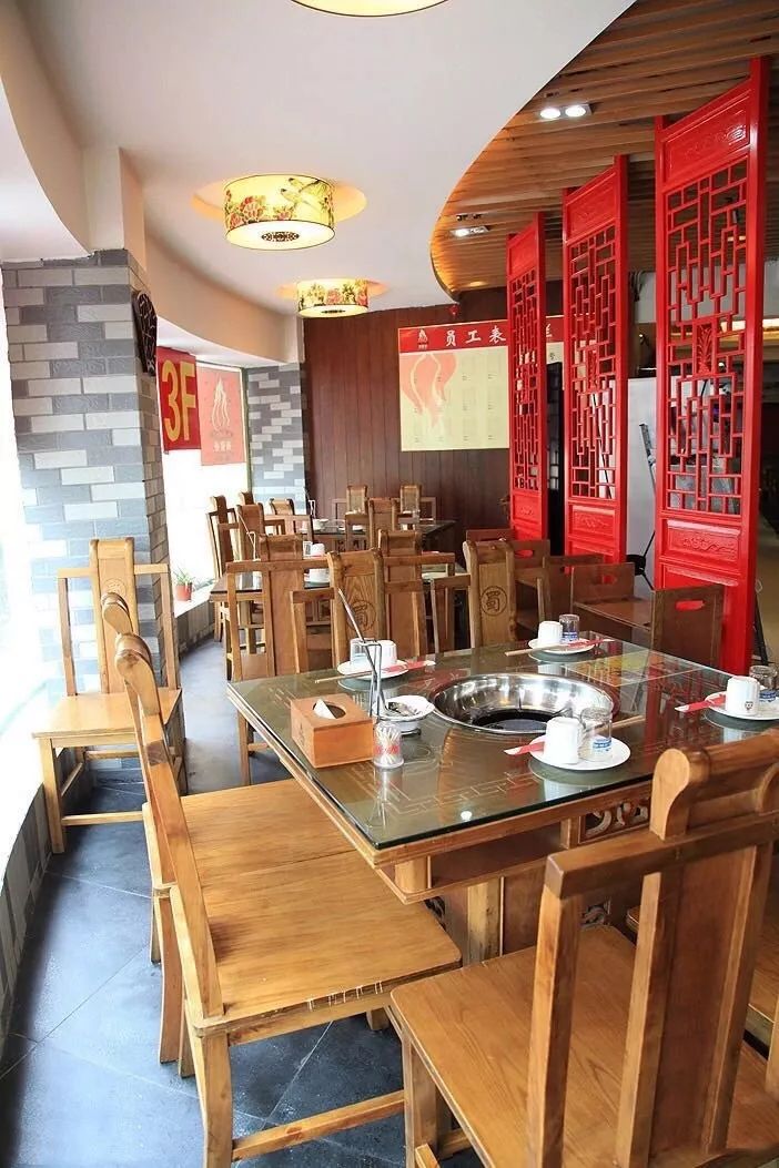 南京扛把子！超正宗川味火锅！蜀留香4人套餐99元~6荤6素4份冰粉