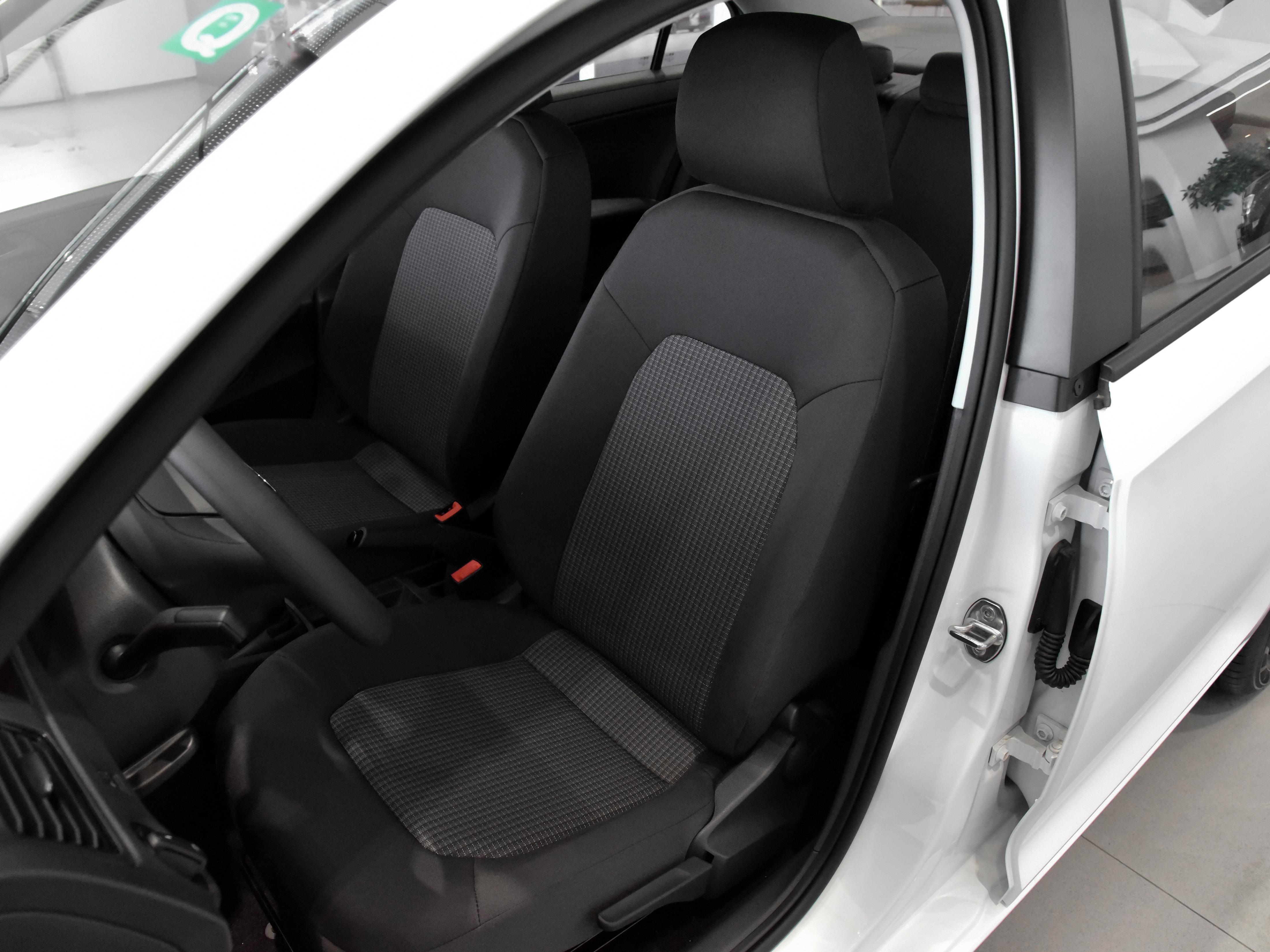 简单可靠价格低，油耗低的三厢合资家轿，带你看大众桑塔纳