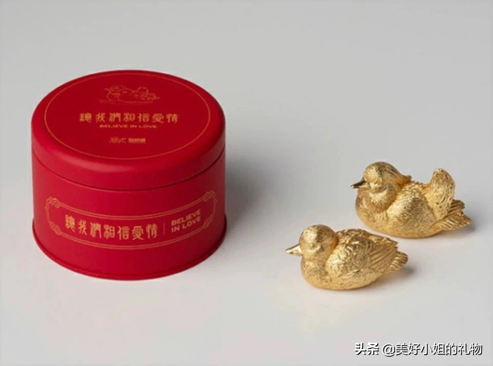 朋友结婚除了份子钱要送礼物吗（新婚礼物和份子钱）