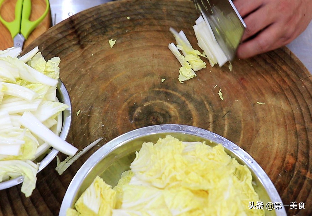 白菜豬肉燉粉條,白菜豬肉燉粉條的家常做法