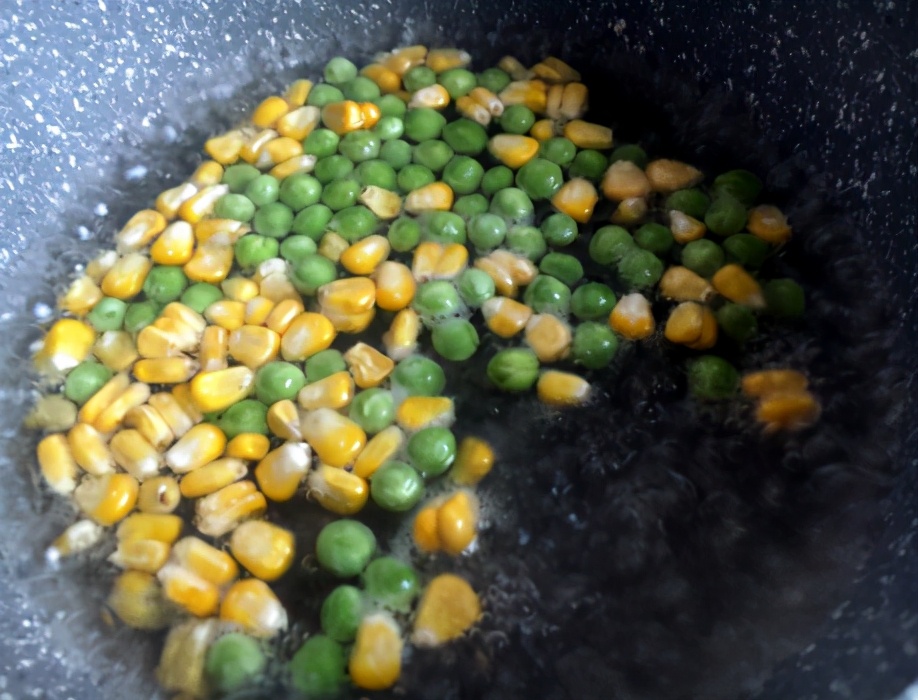 炒虾仁怎样做更鲜嫩滑润？原来秘诀在这里，做对了，又嫩又鲜