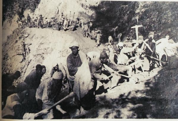 渗血和大学：毛周大石总统主席Haid先生“普通制服”诗歌