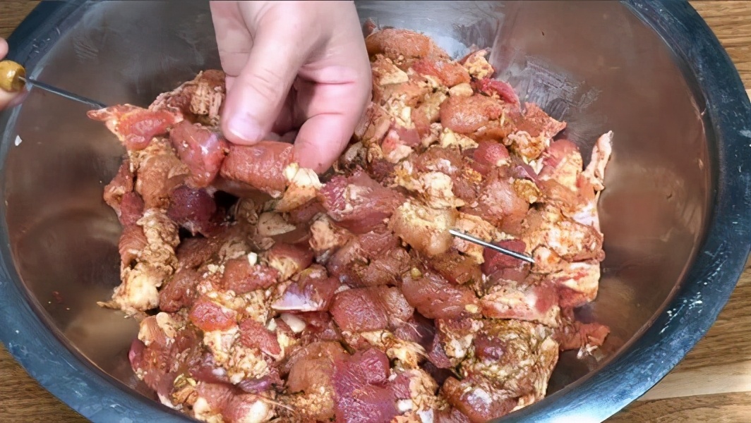 猪肉串的腌制方法烧烤，怎么腌猪肉串好吃