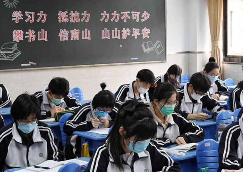 河南高考人数再创新高？复读生“这个数字”让考生慌了，太难了