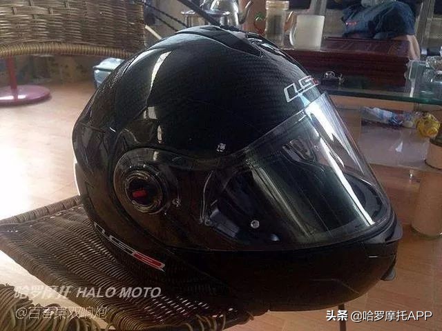 ls2头盔是哪个国家的品牌？性价比极高的4个摩托车头盔推荐-第1张图片