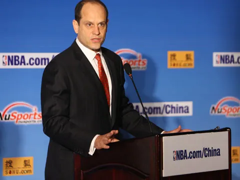 为什么nba中国商不合作(不懂中国市场还想吸血中国篮球！NBA的野心是如何一步步破产的)