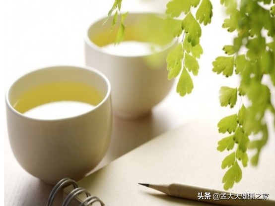 尿酸高，如何让尿酸排出体外？总结3个办法，实用有效
