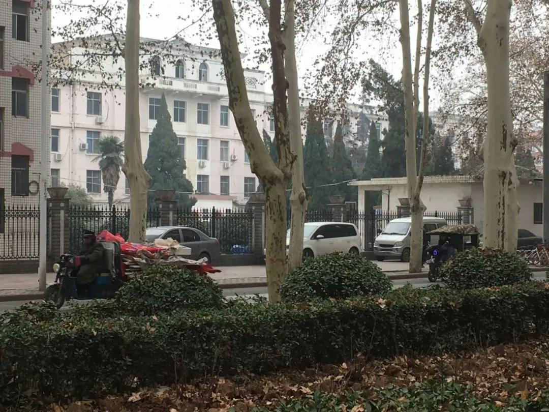 回味洛阳工学院北院的标志性建筑