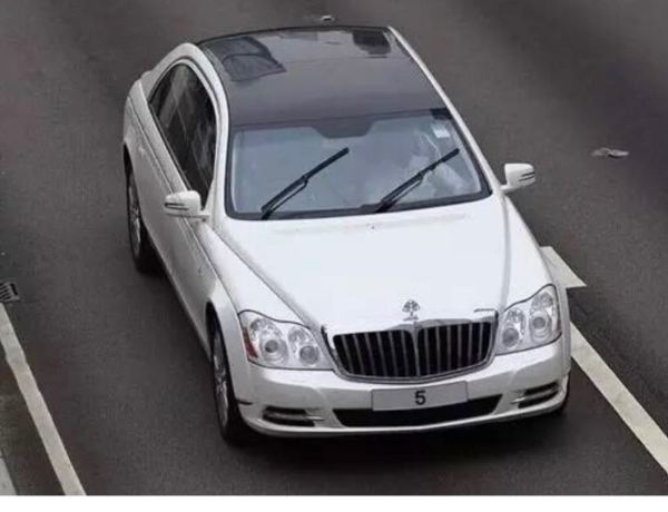 劉鑾雄的車牌是5號，邵逸夫是6號，李嘉誠的車牌是多少呢？