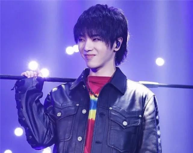 “华语音乐半壁江山”华晨宇的火星人生