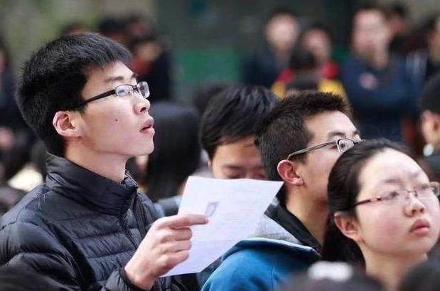 大一挂科和大三挂科，哪个后果更严重？实际差距不是一星半点