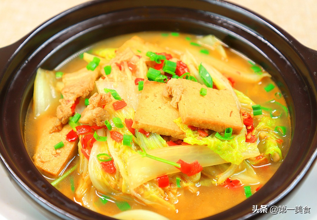 图片[1]-【白菜炖豆腐汤】做法步骤图 原来诀窍这么简单 做一大锅不够-起舞食谱网