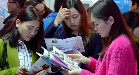 扎堆考研的二本生，为何初试容易复试难，导师说出原因