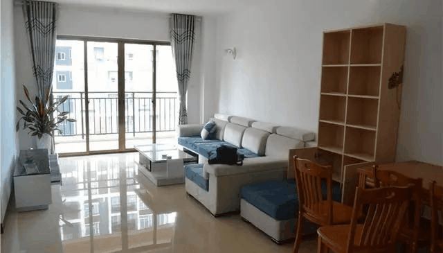 装修没钱只刷大白墙，发朋友圈晒新房装修效果，却引来满屏吐槽