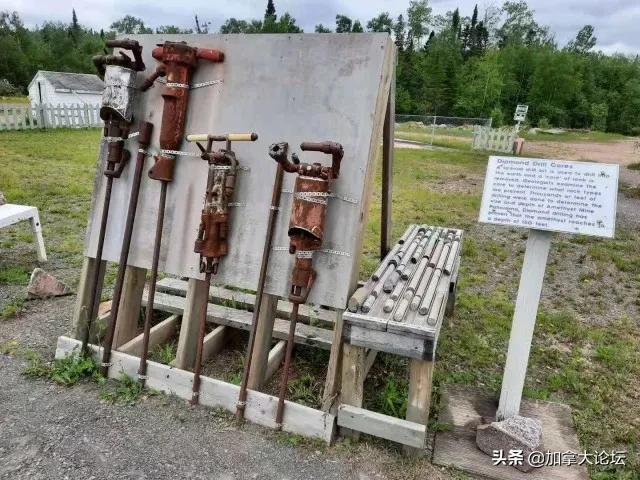 太绝了!安省这处宝藏矿场能挖出晶莹剔透的紫水晶