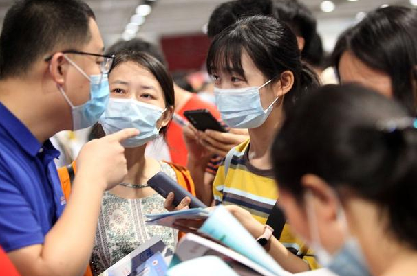 2021高考录取2天后被“退档”，8名考生做错了什么？校方来回应了