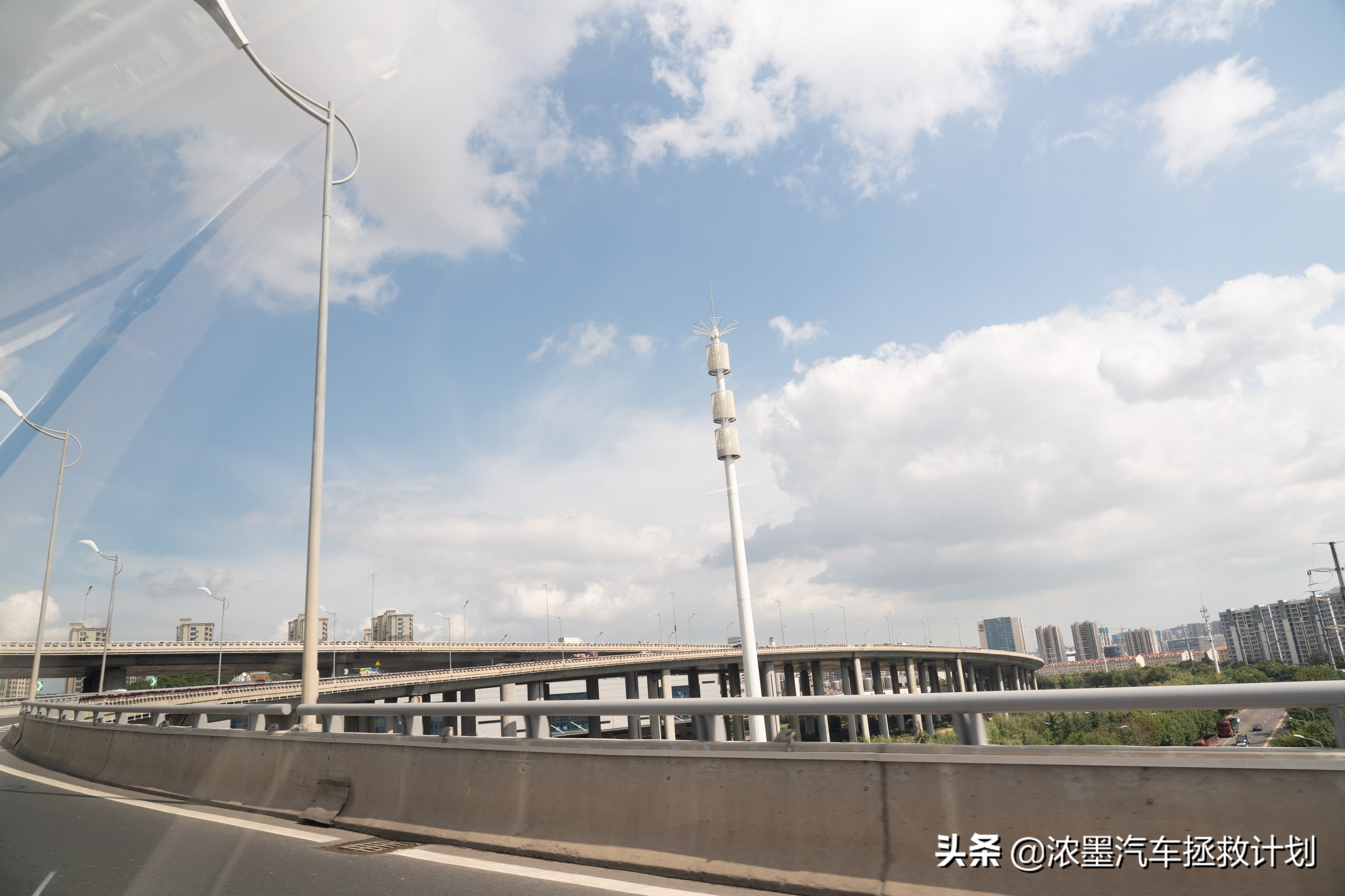 「从容耀眼」整备一台十三年前的捷豹XJ，演绎优雅与动感自然结合