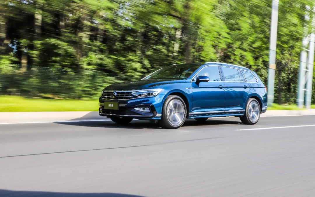 2.0T+DCC可变悬架，比轿车好看，实用性不输SUV