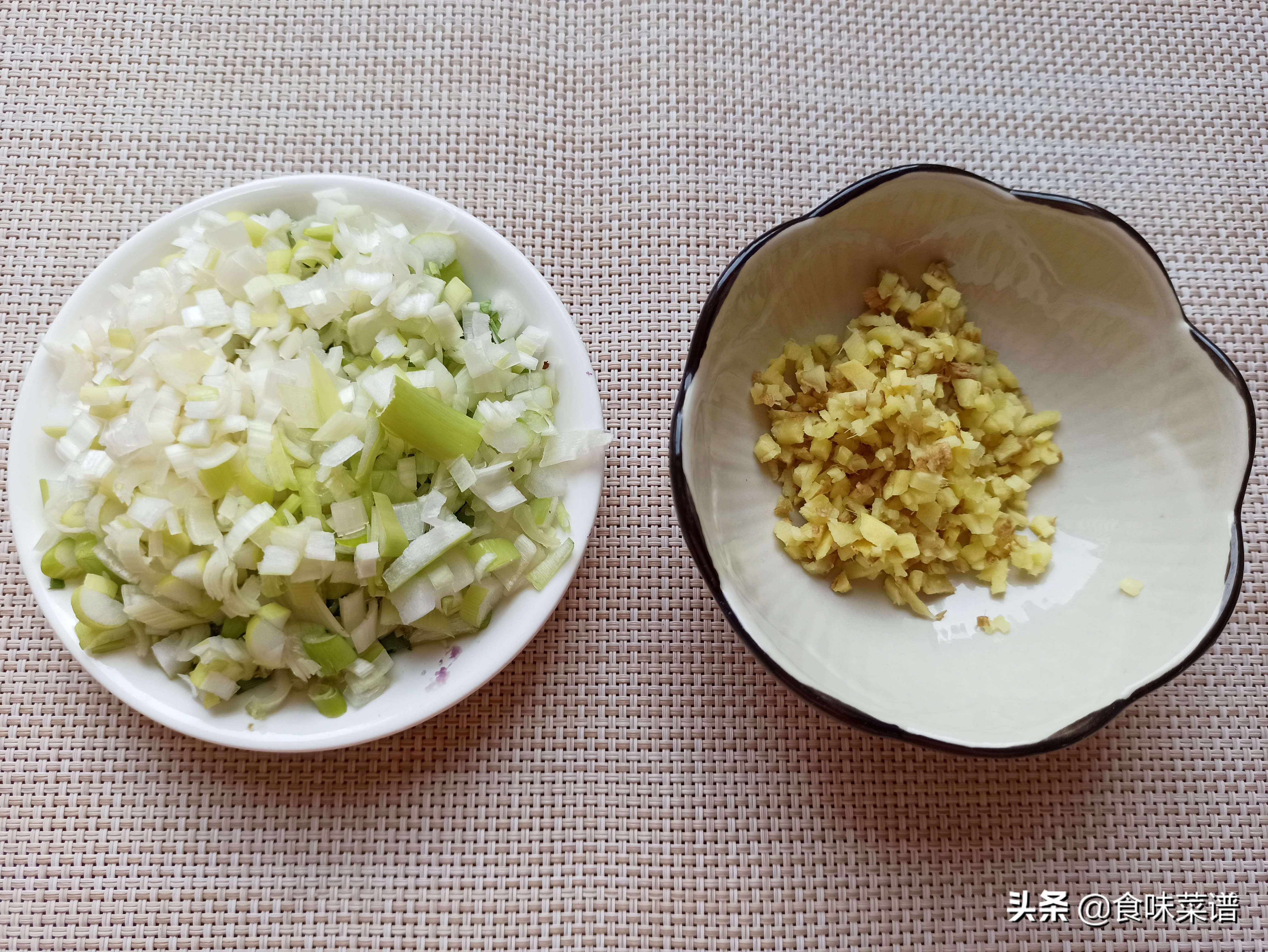 面馆的生意太好，一天卖出500碗全靠这个炸酱，掌握做法你也行